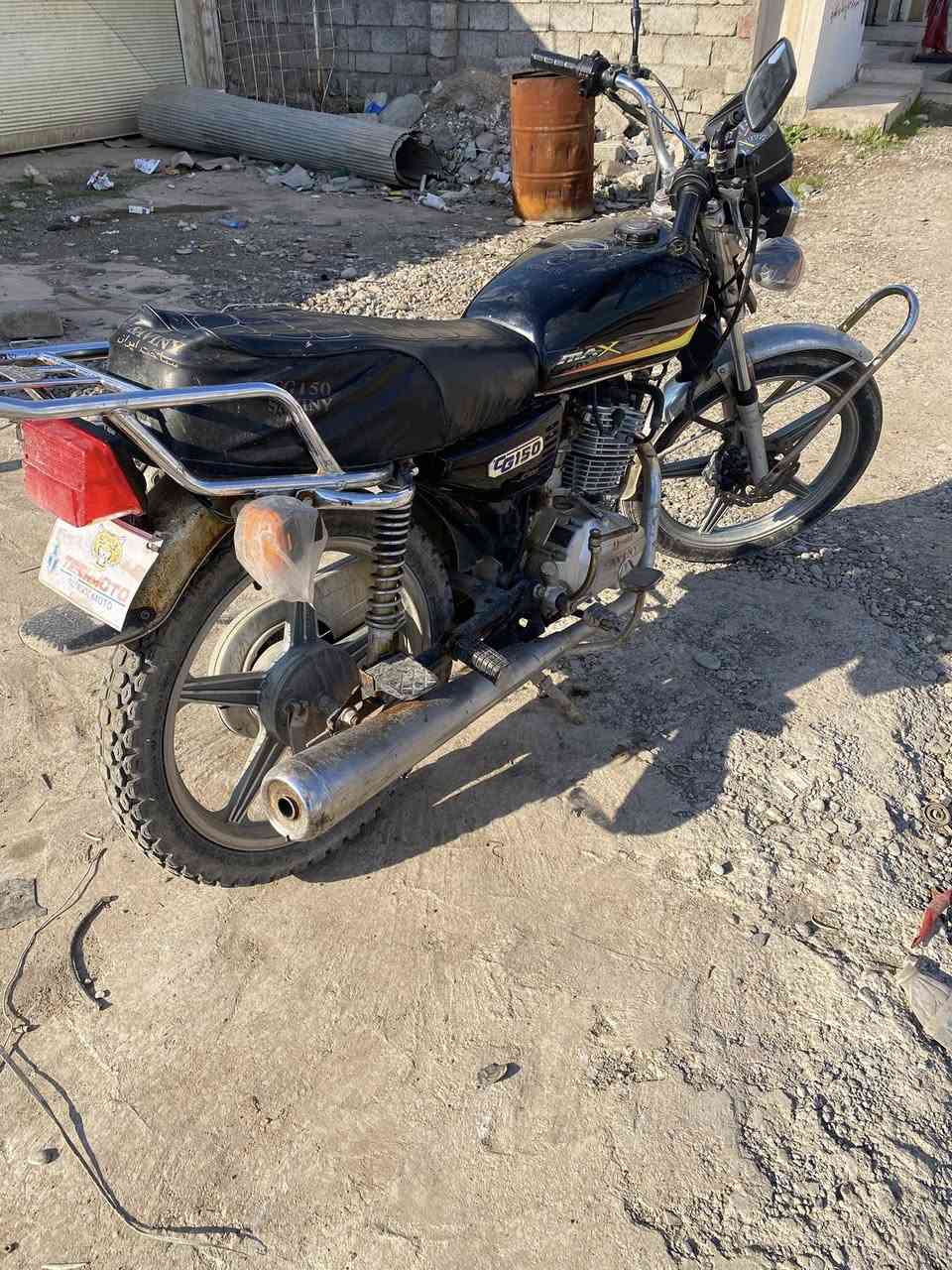 سيفان البيع موديل /2019كهربايات شغله سلف شغل تواير جدد موطور كامل جهز من كل النواحي السعر 400بي مجل مكاني جدعه رقم ***********
