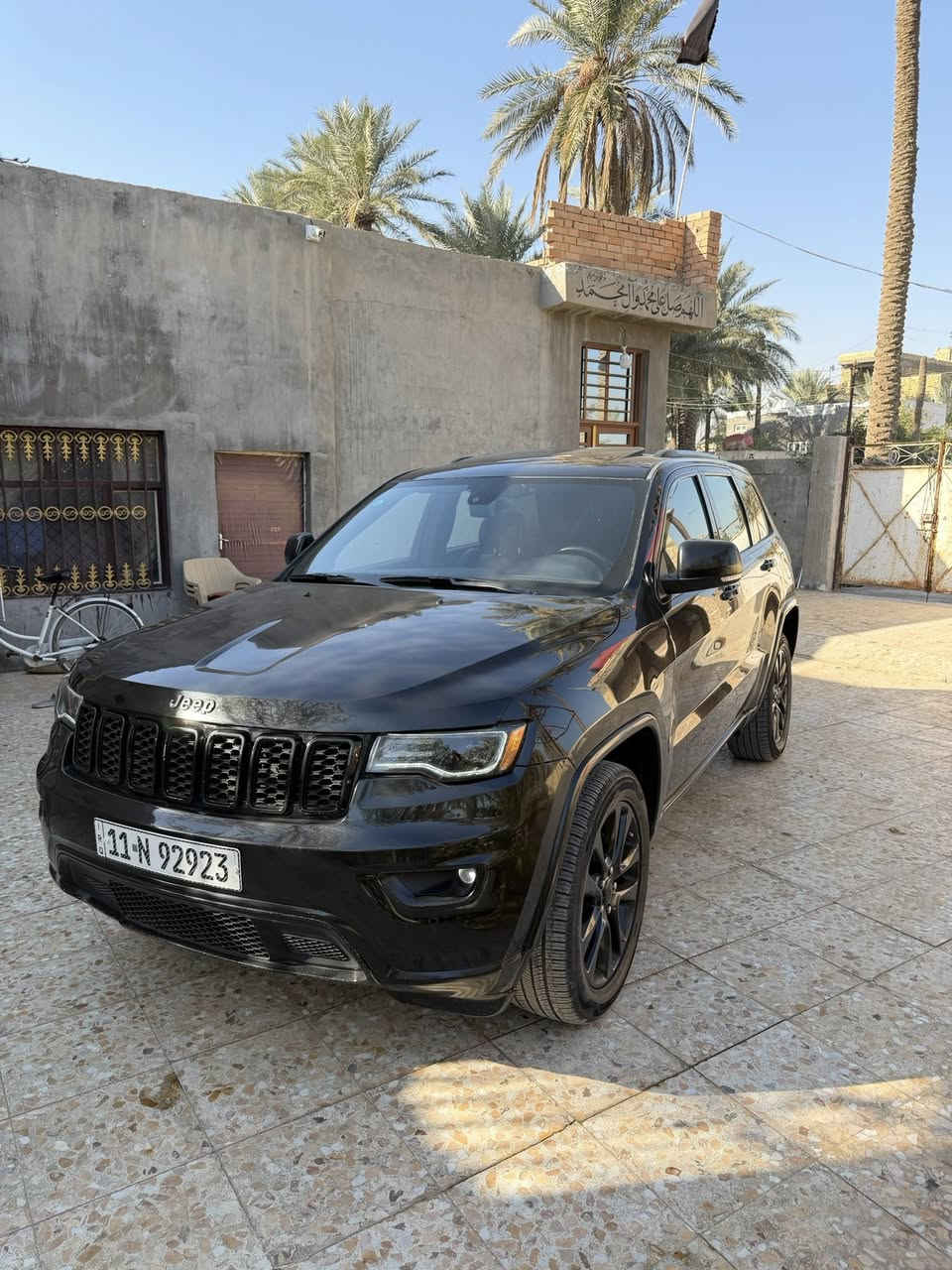 السلام عليكم 
جيب 2016 LIMITED فول مواصفات للاخير رقم بغداد انكليزي الجديد سياره جديده وحلوه كلش ماشيه 100 بيها صبغ 4 قطع بدون ايرباك 3 قطع امامي وشويه من الباب السعر (178) وبيها مجال ماكو هيج سعر بلعافيه ع الياخذها مكاني كربلاء للاستفسار (***********)
