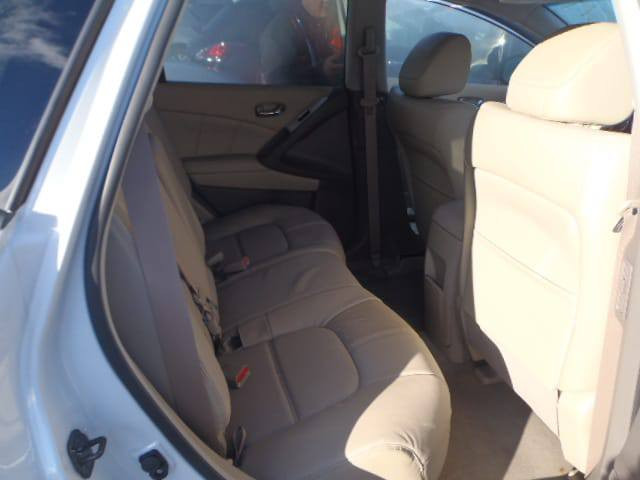 السلام عليكم للبيع مورانو 2012 لون ابيض دواخل عسلي رقم بغداد فول مواصفات
مواصفاته معروفه بالاضافة الى شاشة اعطال اندرويد اوتو كاربلي صور المزاد موجوده 
گير محرك تبريد تدفئة كلهن مكفولات 
تخم تاير جديد باتري جديد حدادية جديدة 
السيارة مناقصه اي شي 
السعر 78 
الاستفسار اكثر ***********
