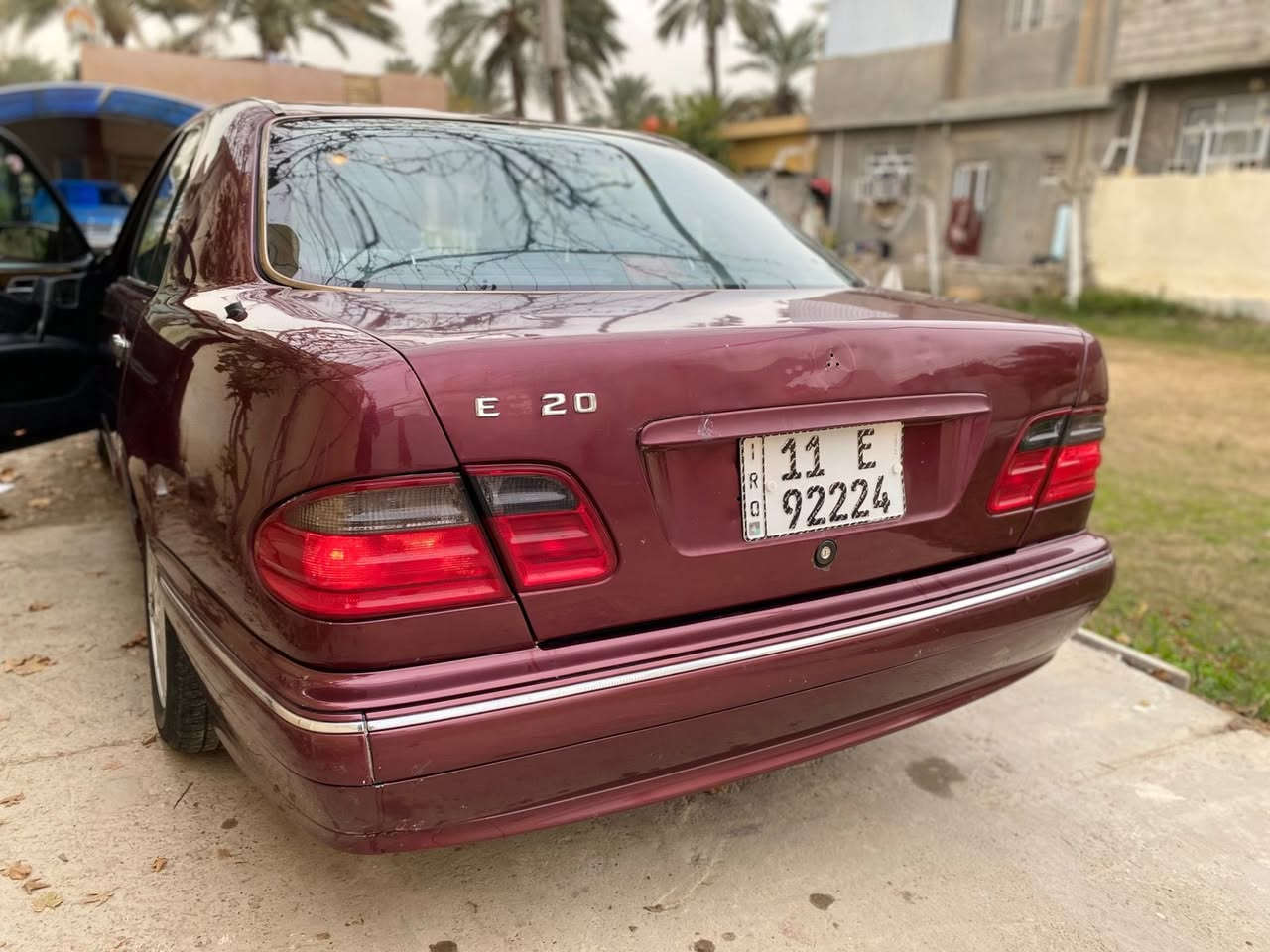 مارسدس ام عيون موديل 96 لون ماروني للبيع بدون مراوس 
كير ومحرك 320 خراطيم مضبوطه وجاهزات بلا نقص تبريد تدفئه كله شغال صدر امامي خلفي. بخاله ممتازه تخم ويل وتاير جدد 
رقم بغداد انكليزي باسمنه سنويه 
مكانها بغداد شيخ عمر او الراشديه 
غير متواجد على الفيس 
السعر 85 ورقه وبيها مجال بسيط 
للاستفسار ‭0777 185 1090‬
