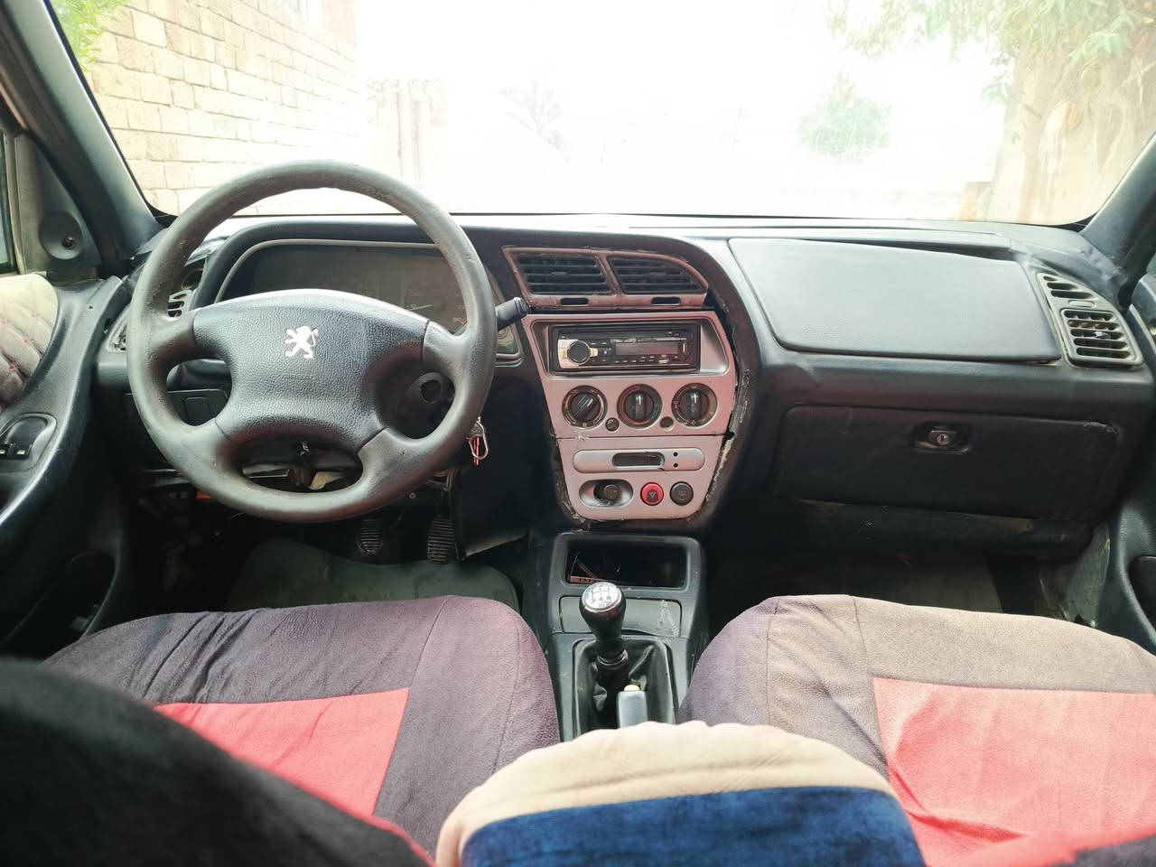 السلام عليكم بيجو 306 للبيع موديل 2001  حره لون ابيض رقم بغداد  صدامي 
سياره حره مو مطلوبه الشرعي مالها ساكن كركوك وكاله عامه بيها بأسم واحد شمري من تكريت واني عندي منه 
السنويه ساقطه 
محرك و كير شرط صدر معمر جديد مضبوط تخم تاير جديد باتري جديد سياره ترايها وين ما تريد 
يعني على وضعيتها ماتصرف عليها كلشي (يرهم مراوس حسب القناعه) السعر 29وبيها مجال قليل


**إذا كنت صاحب هذا الإعلان وتريد حذفه لأي سبب، رجاءا أرسل رسالة إلى الدعم الفني**