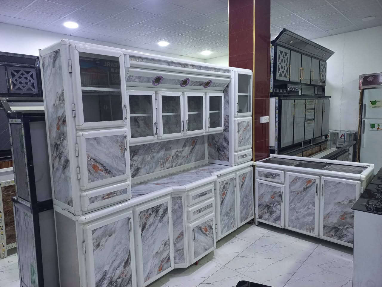 كاونتر المنيوم سعودي للبيع العنوان الرمانه قرب الجسر للاستفسار الاتصال على الرقم ***********
