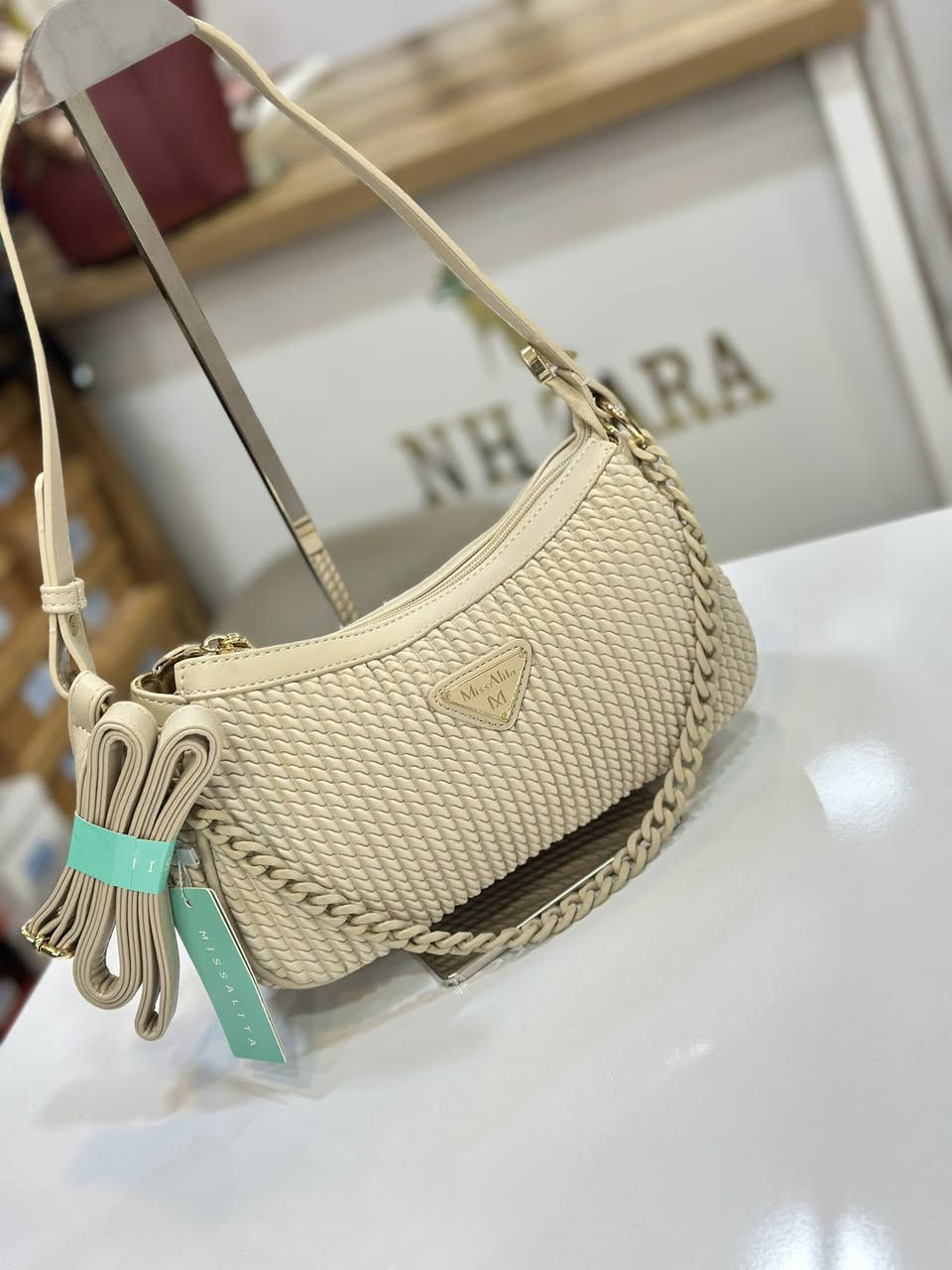 الموصل / الزهور - مجمع عزيز فتحي ط3 👜💼👝🥰🥀

اجمل الموديلات وبانسب الاسعار 💵💵

جميع الموديلات جلد طري ودبان طبي 👜💼👝💕🌿🎗️

تألقي بآجمل اطلالة وحصريا لدى NH ZARA 🥰💕

يتوفر خدمة التوصيل داخل الموصل وجميع المحافظات🚕🚕

يفتح المحل يوميا من الساعة 11 صباحا لغاية 12 ليلا ⏰⏱️


**إذا كنت صاحب هذا الإعلان وتريد حذفه لأي سبب، رجاءا أرسل رسالة إلى الدعم الفني**