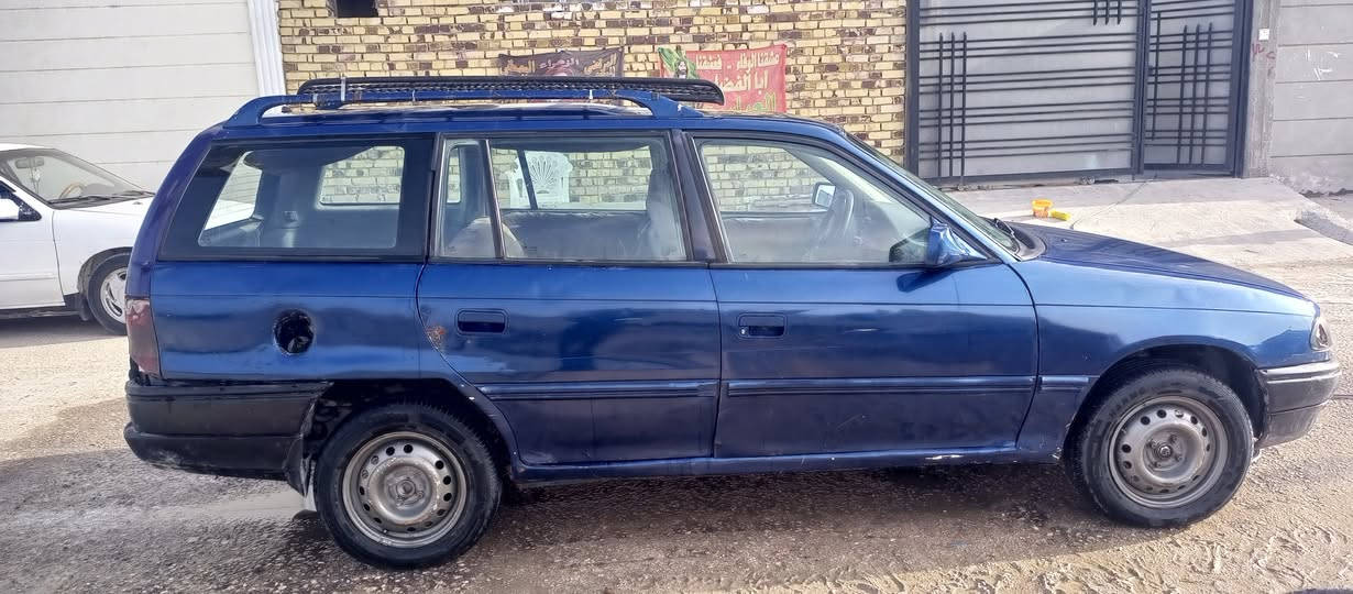 السلام عليكم 
اوبل استرا موديل 92 رقم قادسيه سنويه لل 28 باتري جديد تايرات مكينه وكير خير من الله شرط التحويل مكان السياره بابل شارع 100 السعر 25 وبي مجال  للاستفسار اكثر الاتصال على الرقم ***********
