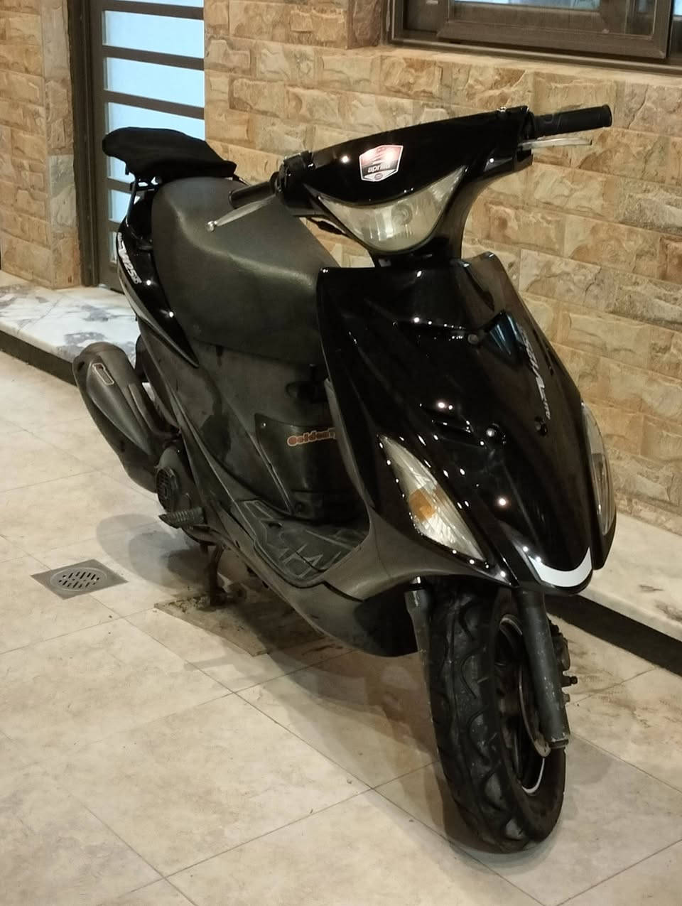 السلام عليكم دراجه ادرس ياباني حديث الدراجه كاعده من جميع النواحي مفتوحه مره وحده بوش وبستم نقصها واير بريك خلفي وباتري جديد فقط دراجه شلعه او معدل كلشي شغال بيها عداد شغال ماشيه 48 الف 
مكاني كوت / الخاجيه الاولى قرب مستشفى الزهراء 
السعر خاص 
*********** ه
