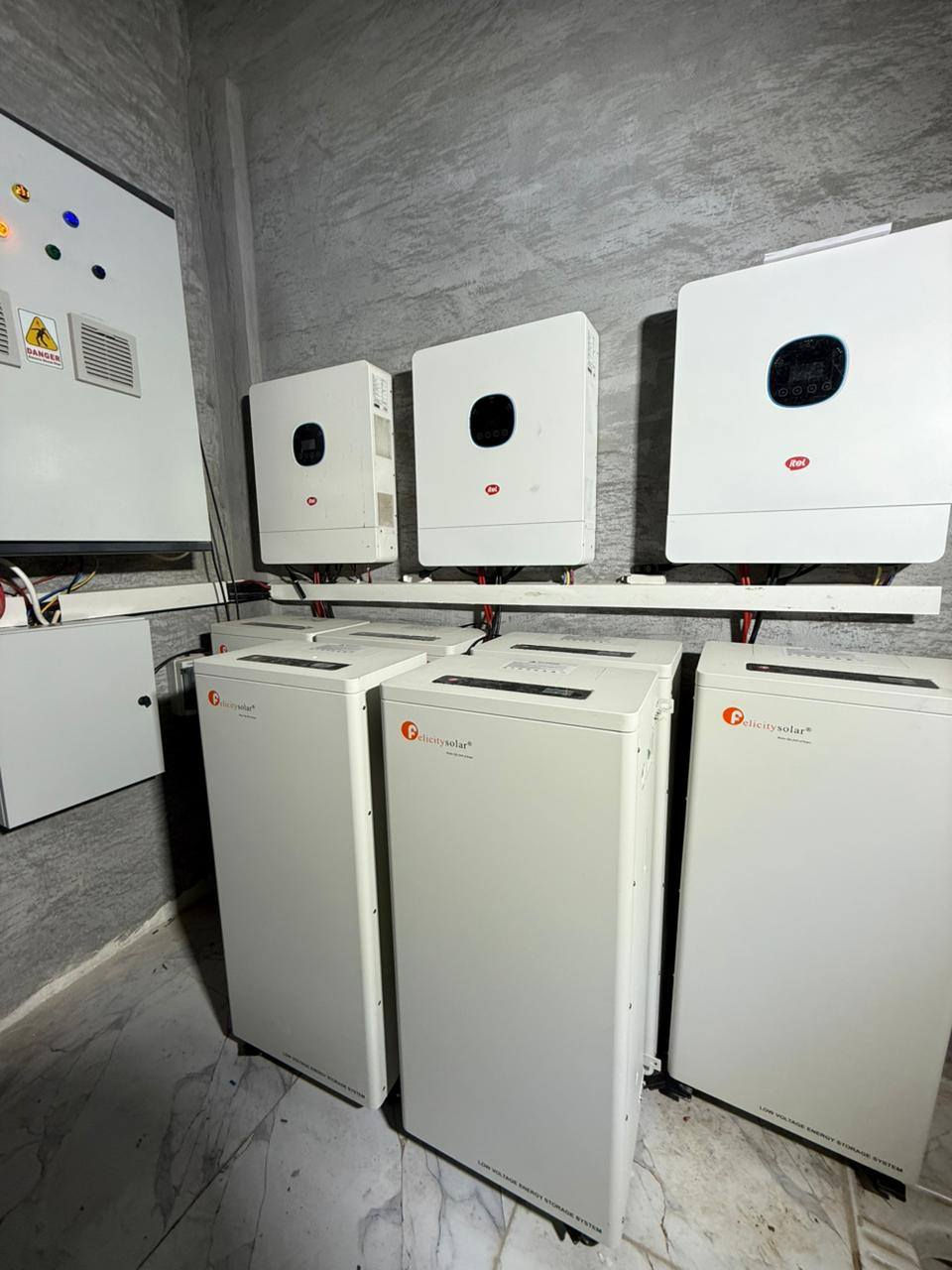 بسم الله_ماشاء الله 
#ختامها_مسك_2025
قام ##مركز_دجلة_للطاقة_الشمسية بتجهيز وتنصيب منظومة طاقة شمسية لماركت #المدينة_المنورة في تكريت القادسية بتاريخ 31/12/2025
كانت المنظومة بقدرة 
150 امبير نهارا 
100 امبير ليلا
#يبقى_مركز_دجلة_للطاقة_الشمسية_الاول
#جودة_عالية
#ضمان_حقيقي
#متابعة_دورية
عنواننا//
صلاح الدين تكريت القادسية الشارع العام 
الانبار الرمادي شارع 60
للاستفسار//
***********
***********
