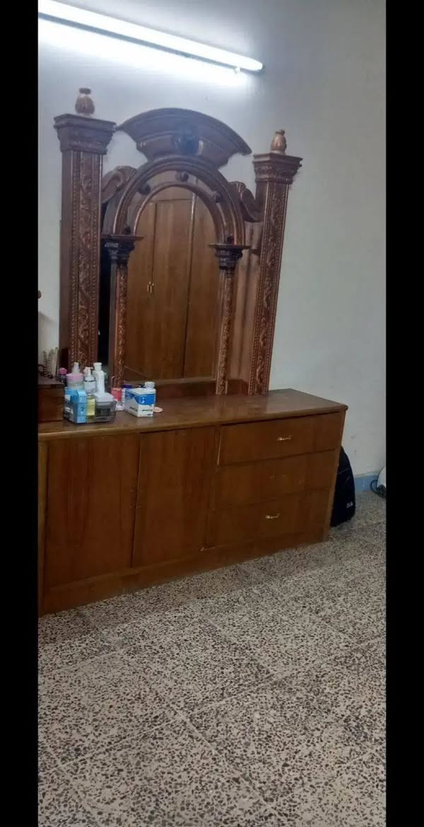 محتاج غرفه ومحتار 
عرض نار غرفه مستعمله داخل خارج صاج 
نظافه 85%
شي مرتب للعرسان 
للاستفسار *********** واتس 
أو التواصل على الخاص ......... وتدلل
