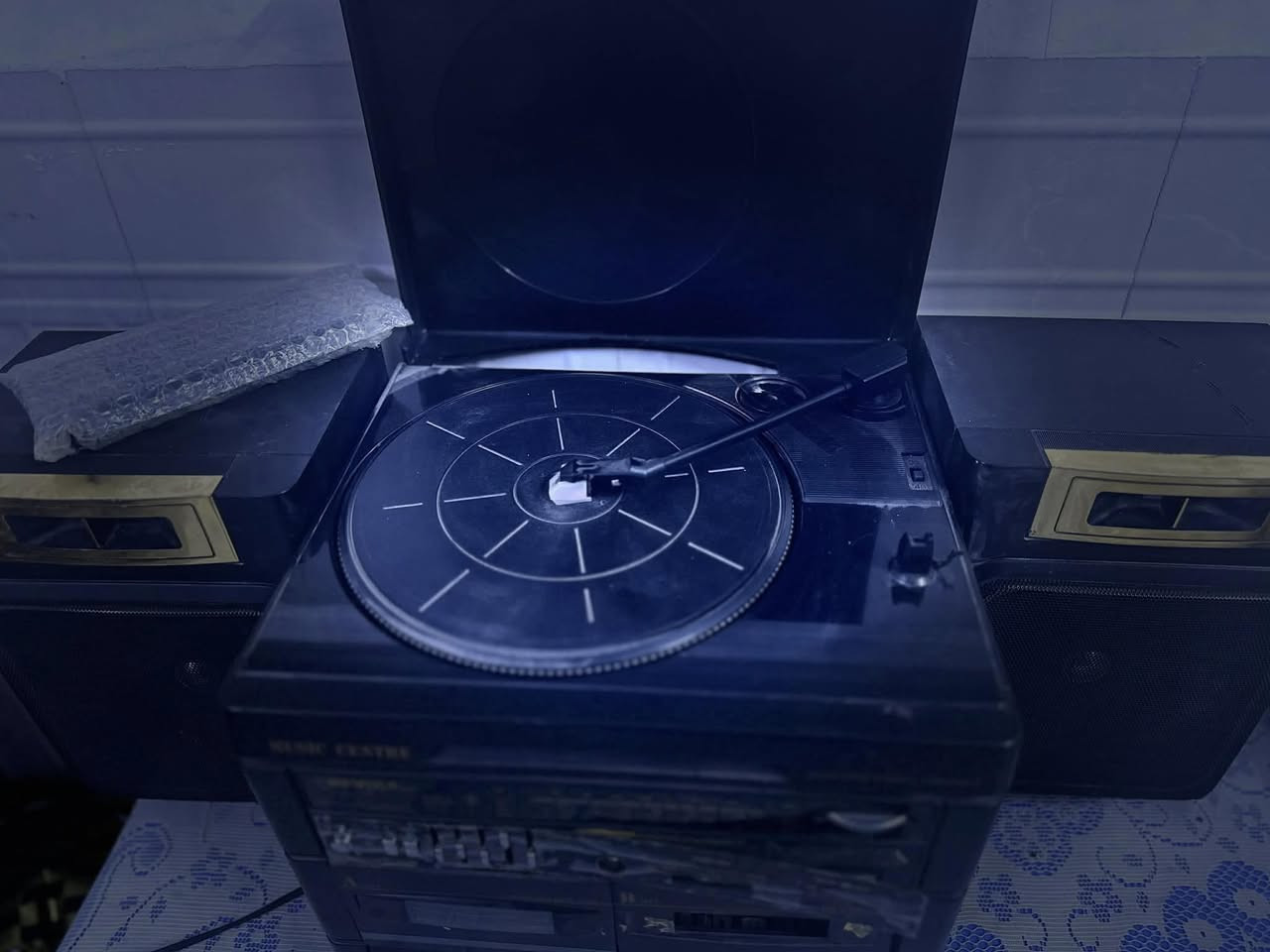 للبيع مسجل دبل كاسيت وراديو وكرام...لأصحاب الانتيكة والمواد القديمة...الجهاز للعرض وكما موضح بالصورة
السعر / ١٥٠ الف بي مجال


**إذا كنت صاحب هذا الإعلان وتريد حذفه لأي سبب، رجاءا أرسل رسالة إلى الدعم الفني**