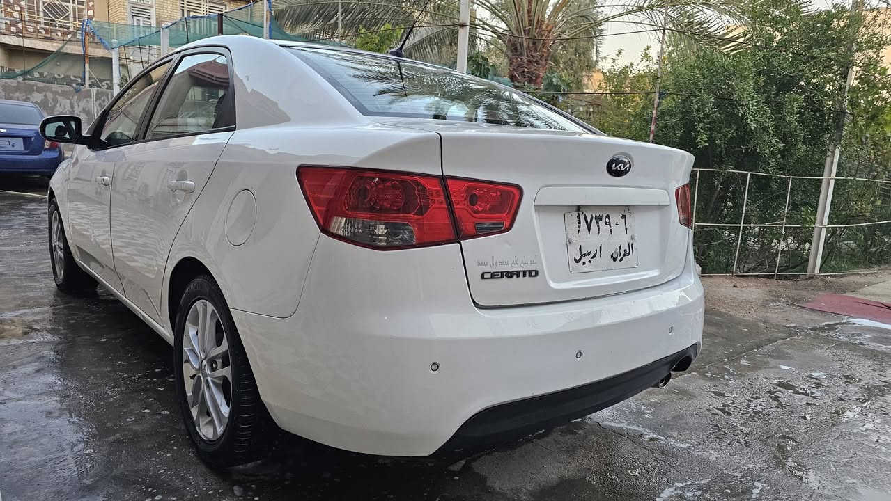 السلام عليكم شباب
 سيراتو خليجي البيع مديل2011 
رقم أربيل بأسم كردي سنويه نافذه  
محرك كير تبريد  👍💯
صدر امامي ؤ خلفي 👍💯
أشير بالمري
مري شفط
تحكم ستيرن 
حساس خلفي
5 ويل كب 
بيه صبغ مكانات هلالات الجاملغ الخلفي وبارد بسيط ابيع صبغ حزام 
اوهاي صور السياره واضحه جديده 
 السعر 90 $ المكان كربلاء ✍️ 
*********** 🤳
