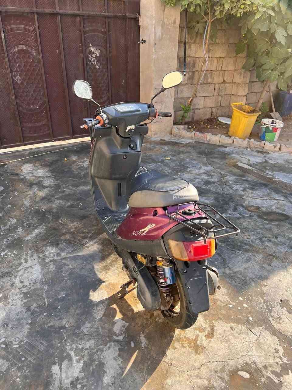 للبيع موطور يماها جديد بس كفرات يوليش يرجع بلاد محرك لوك شغل وتطلع 280بي مجال ***********
