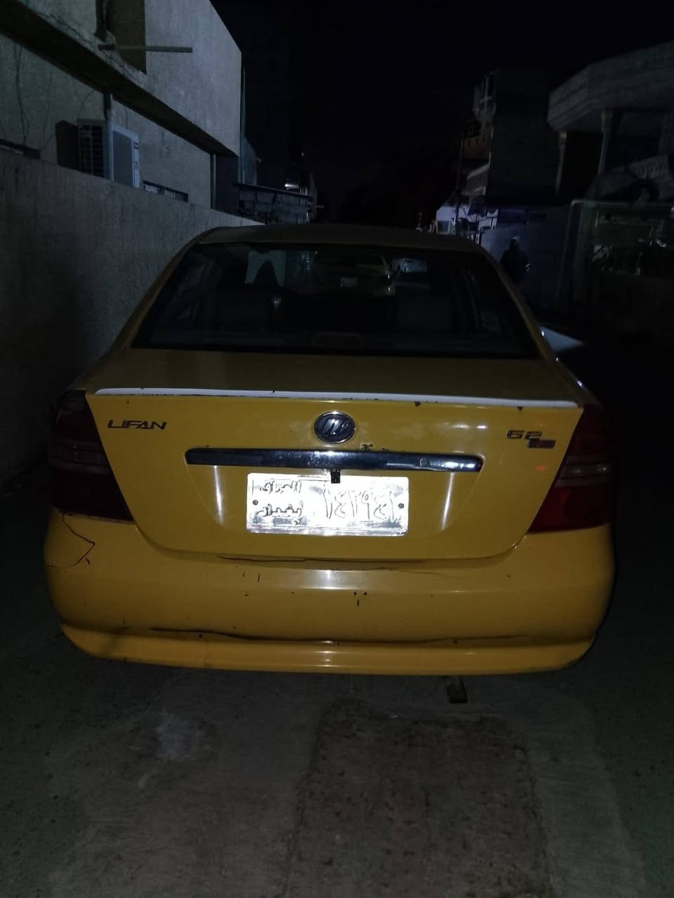 السلام عليكم للبيع ليفان 2011رقم بغداد احمر السياره جاهزه السعر17  الاتصال/***********
