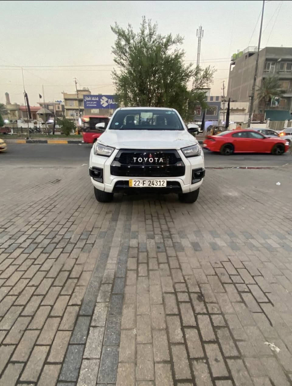 سلام عليكم هايلوكس مديل 2023 سياره جي ار سياره نضيفه كلش ماشيه 49الف سعر السياره 450 رقم ***********
