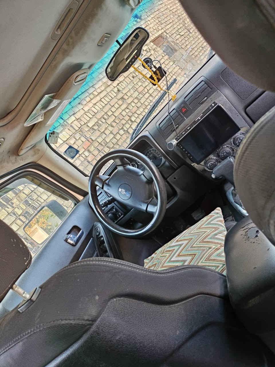 السلام عليكم للبيع همر موديل ٢٠٠٧ بغداد باسمي رقم انكليزي لون أبيض كير ومحرك بلادي تبريد تخم تاير جبلي السعر ١٠٠ وبيها مجال حادثها جاملغ امامي وباب الصدر صبغ بدون دواخل وارد امريكي الفور ويل ملغي مكان السيارة بغداد الاتصال واتساب ***********
