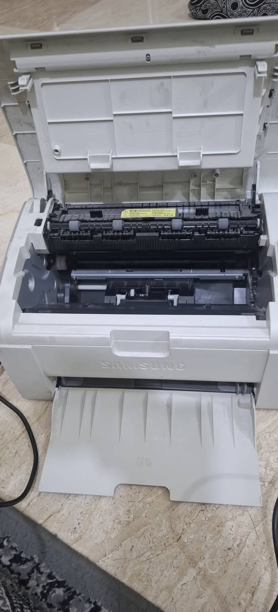 طابعة سامسونج  ML-2165W مستعملة للبيع
تشتغل ما بيها عيب لكن تحتاج كاترج جديد 
السعر  60 الف 
المكان كركوك حي تسعين


**إذا كنت صاحب هذا الإعلان وتريد حذفه لأي سبب، رجاءا أرسل رسالة إلى الدعم الفني**