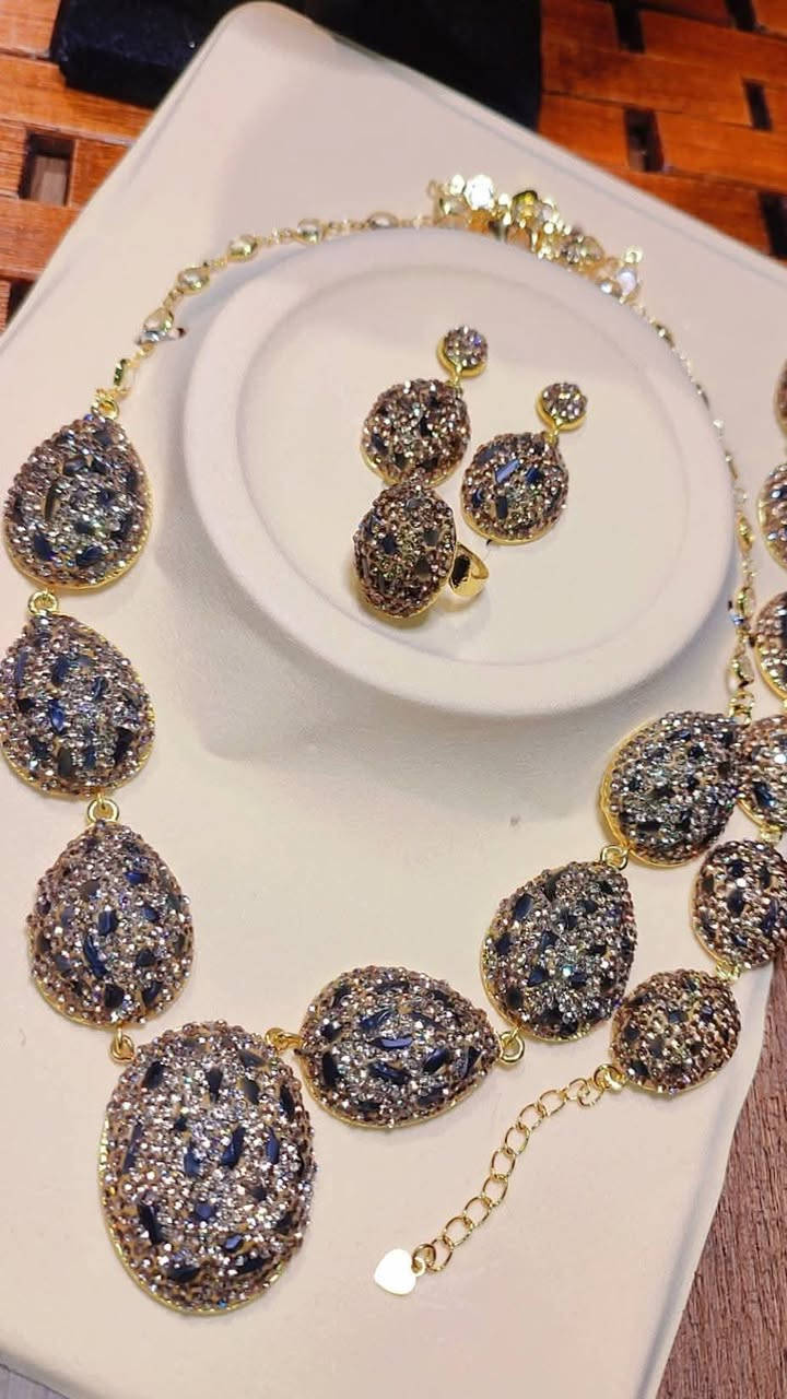 تخفيضات بمناسبة العيد 
كل عام وانتم بألف خير اعادة الله عليكم باليمن والبركات♥️
اسعار السيتات من 25_40 الف 
اسعار الاساور النحاس المطلي ذهب ب١٥ القطعه 
اسعار الخواتم ع ٦ الاف
اسعار اساور مطلية طلاء الفضه ع ٥ الاف القطعه 
القلائد الحجر القطعه ٥ الاف قطعتين ٧ الاف
سيت الفيروز ١٠ الاف واذا وياه سوار ١٥ الف
سوار النحاس ب٨ الاف
واي صورة تعجبكم دزولي ع الواتساب انطيكم السعر 
التوصيل متوفر لكل العراق


**إذا كنت صاحب هذا الإعلان وتريد حذفه لأي سبب، رجاءا أرسل رسالة إلى الدعم الفني**