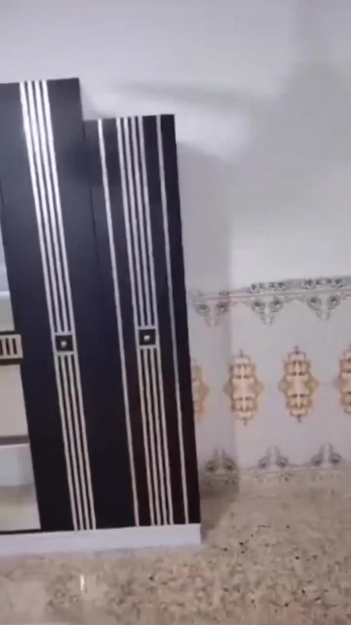 سلام عليكم غرفه نوم للبيع 5 قطع بيه شكم قطعه مضرره سعر 570 بيه مجال ***********
