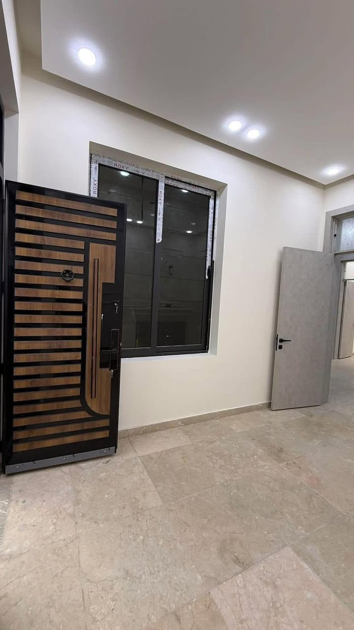 🏠.دار لبيع طابو صرف حديث جدا واجهة مرمر تسليم مفتاح 📍 🏠

. ((((🏢🏢🏢🏢 🧿🧿🧿)))) ⭕

الموقع/ شارع 60 خلف التجاري قرب الضامن 📍📍

 
المساحـــة الكليه / 130 م 
الواجه /6.5 

التفاصيل // الطابق الاول غرفة نوم سويت صاله مطبخ صحيات هول 

الطابق الثاني / غرفتين نوم صحيات هول بيتونه 
 

السعر :  ***********  محمد الجنابي المدهش للعقارات

 
 
  شوارع نظاميه  تتوافر كافة الخدمات ماء كهرباء تبليط 

للمزيـــــد من الاستفســــــار مراسلــة الصفحــة او زيارة #شركة المدهش للعقارات والمقاولات 📍📍 
الكائن في الحلــــة - شــــــــارع بغداد قرب مدينة العاب المدهش فرع مطعم ابو صفاء الاول فرع الجسر المشاة  او الاتصــــــال علــــى

 ☎️***********_*********** ☎️
 متوفــــــر واتساب
💢لمــــــن يــــــرغب فــــــي عــــــرض عقاره طابــــــو صــــــرف او زراعــــــي او تجــــــاري يرجــــــى مراســــــلتنا 💢
#شركة _المدهش للعقارات والمقاولات⁩
