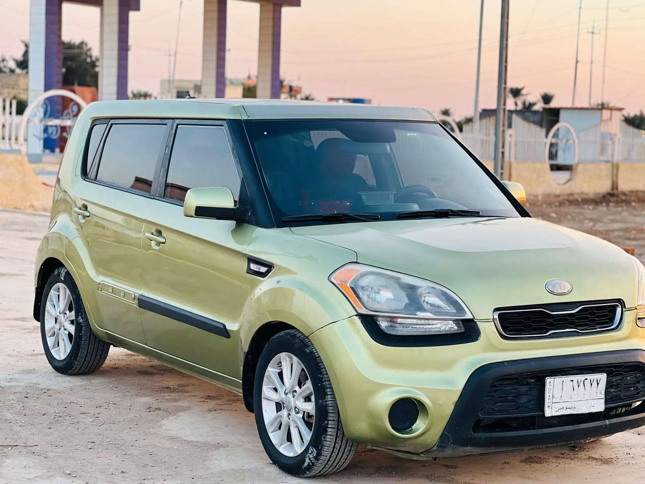 السلام عليكم
كيا صول 2013 امريكي بيها رشات صبغ اثر جراد بدون ضربه 

وبدون تبديل ليبل واحد كل السياره 

محرك كير حداديه تبريد تخم تاير شرط جاهزه مكاني بابل الشوملي السعر 83 وبيها مجال بسيط

***********
