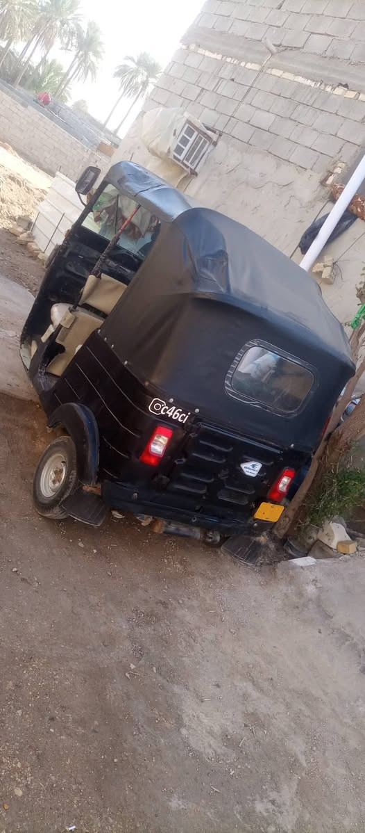 السلام عليكم تكتك باجاج للبيع موديل 17بيها محرك 20تكتك نضيفه وحلوه وجاهزه مكاني طويريج السعر 3600وبيها مجال قليل ***********اوراق أصولي
