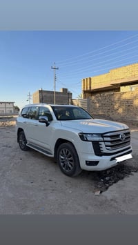 وين اللي يدور جديد ومكفول تنفس طبيعي  لاندكروز GXR 2022 (ساز)  TOYOTA ...