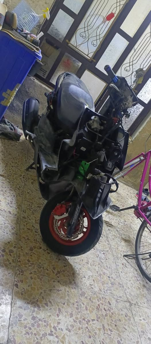 سلام عليكم البيع تشتغل من تحمه تكطع نار درجة لبيع فقط كفلهه من عقل ومحرك يشك الكاع وناعمه البيع قفل ٣٥٠
بكاني الغرير ساحت الوسكار ***********
