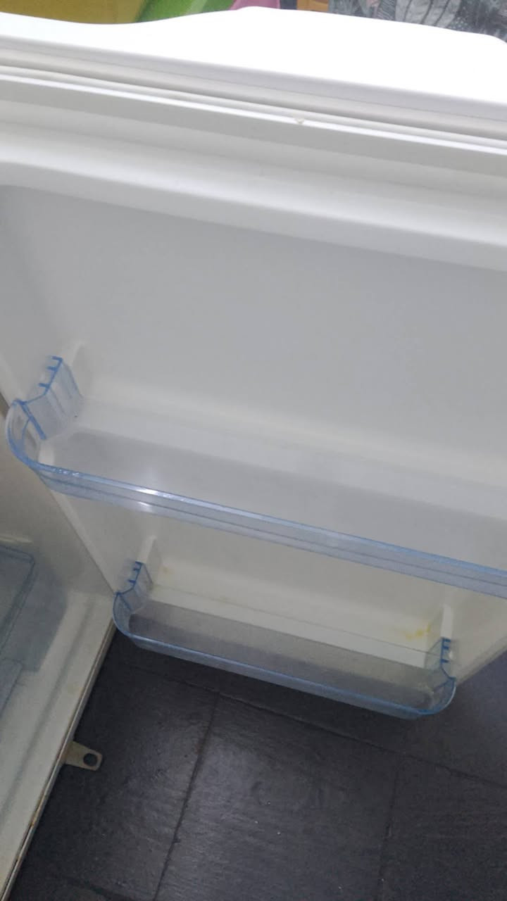 ثلاجه فندقيه نظيفه تجميد بخاخ مكاني اعظميه
سعر 75


**إذا كنت صاحب هذا الإعلان وتريد حذفه لأي سبب، رجاءا أرسل رسالة إلى الدعم الفني**