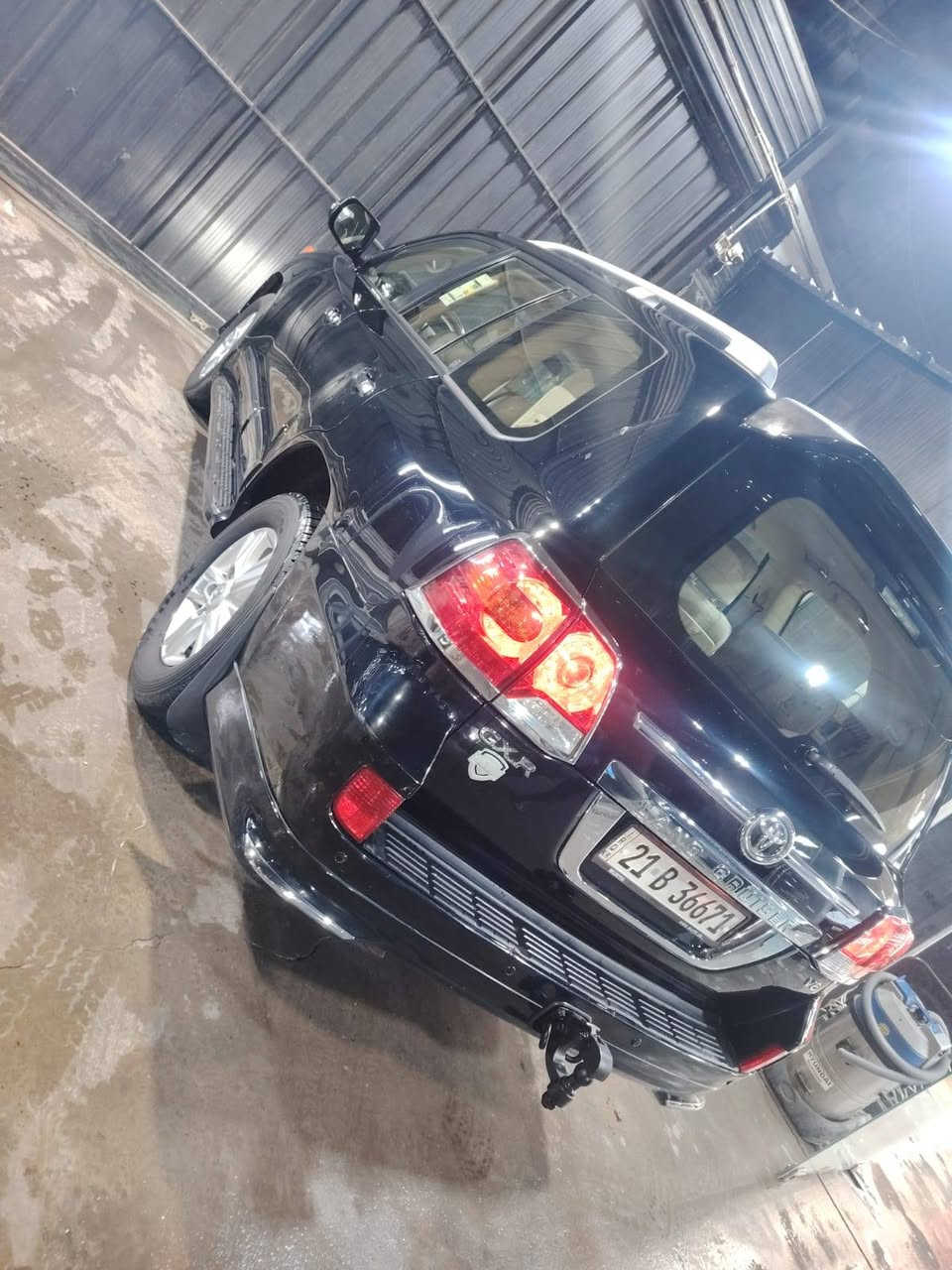 السلام عليكم تيوتا لاندكروز بريم اصل للبيع رقم سليمانيه بأسمي موديل 2013 ميحتاج اذكر المواصفات البريم معروفه السياره مكفوله من الضرر والصبغ والبارد حتى الدعاميات مكفوله السياره ماشيه 160 الف حقيقي رايدها ب345 $ مكان السياره بغداد المنصور للاتصال ***********
