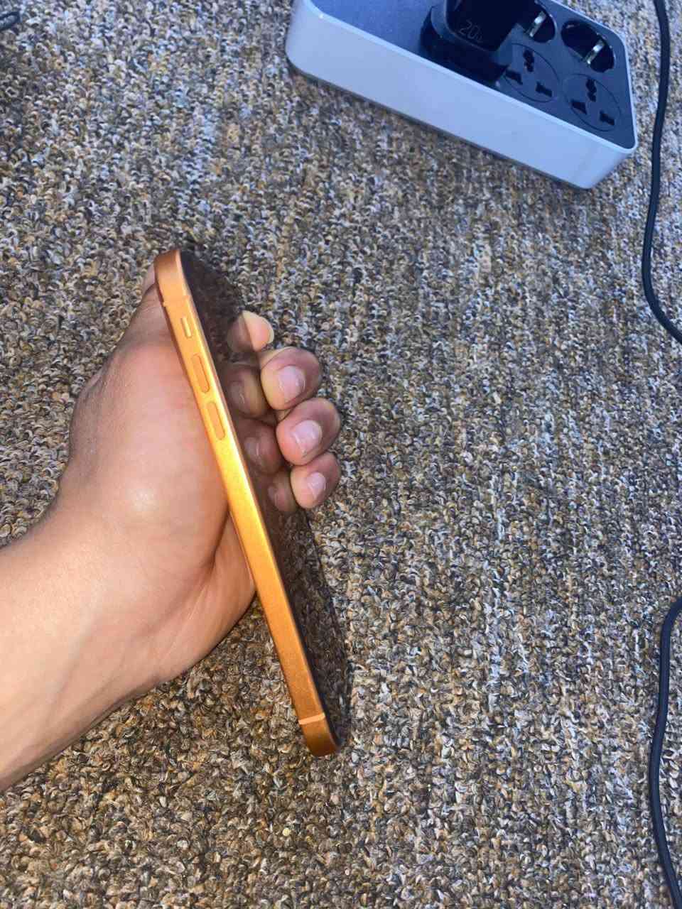 اسلام عليكم يوجد ايفون اكس ار محور 17 جهاز نضيف بطاريه 79 بل شرط كل لوك بس محور السعر خاص او الاستفسار على الرقم***********
