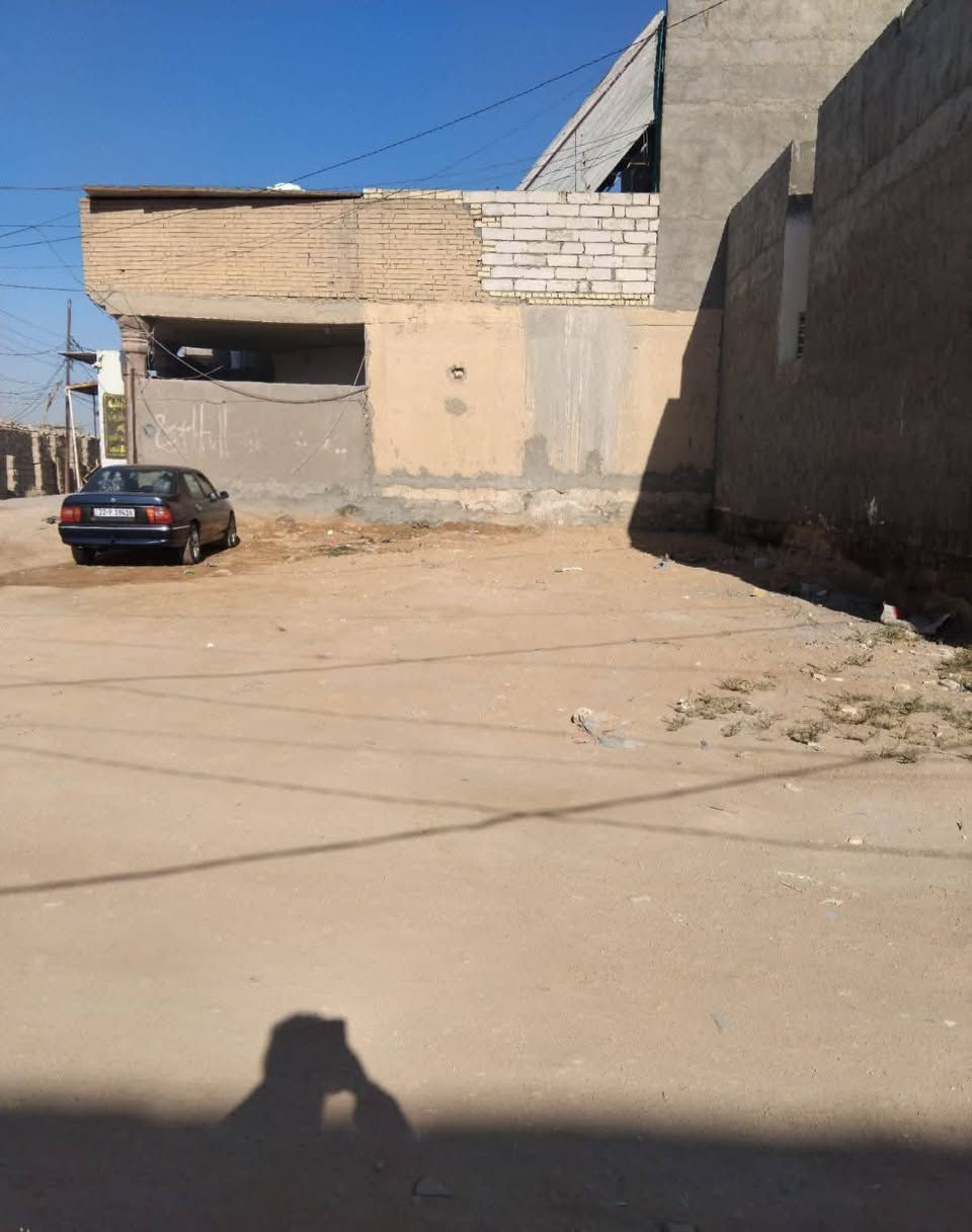 قطعه  ركن للبيع بموقع مميز
مساحه١٢٥متر
سند٢٥ اقرار محكمه
العنوان كربلاء خلف جامعة كربلاء   مقابل مجمع حسين البهادلي 
اول قطعه بالحي وتبعد عن شارع الجامعه التبليط
١٠ متر فقط تكدر تجي وتتاكد منها بلبديه  ماعليها اي مشروع 
خدمات القطعه كلها متوفرة مي مجاري كهرباء تبليط 
تبعد عن مقام الامام الحسين٧كم خطوط بلباب لان الشارع كبالهة ب١دينار يذبك للامام
القطعه لمن يرغب بمكان موجهه ومرتب ومستقبلا تجاري فهي تفيده
السعر45قابل لتفاوض
راسلنا واتساب سيتم تحويلك لراعي الدار،مباشرتا ••لانستقبل اتصالات فقط واتساب وسيتم تحويل على صاحب العقار مباشر
 الواتساب : ‎0774 792 9882
