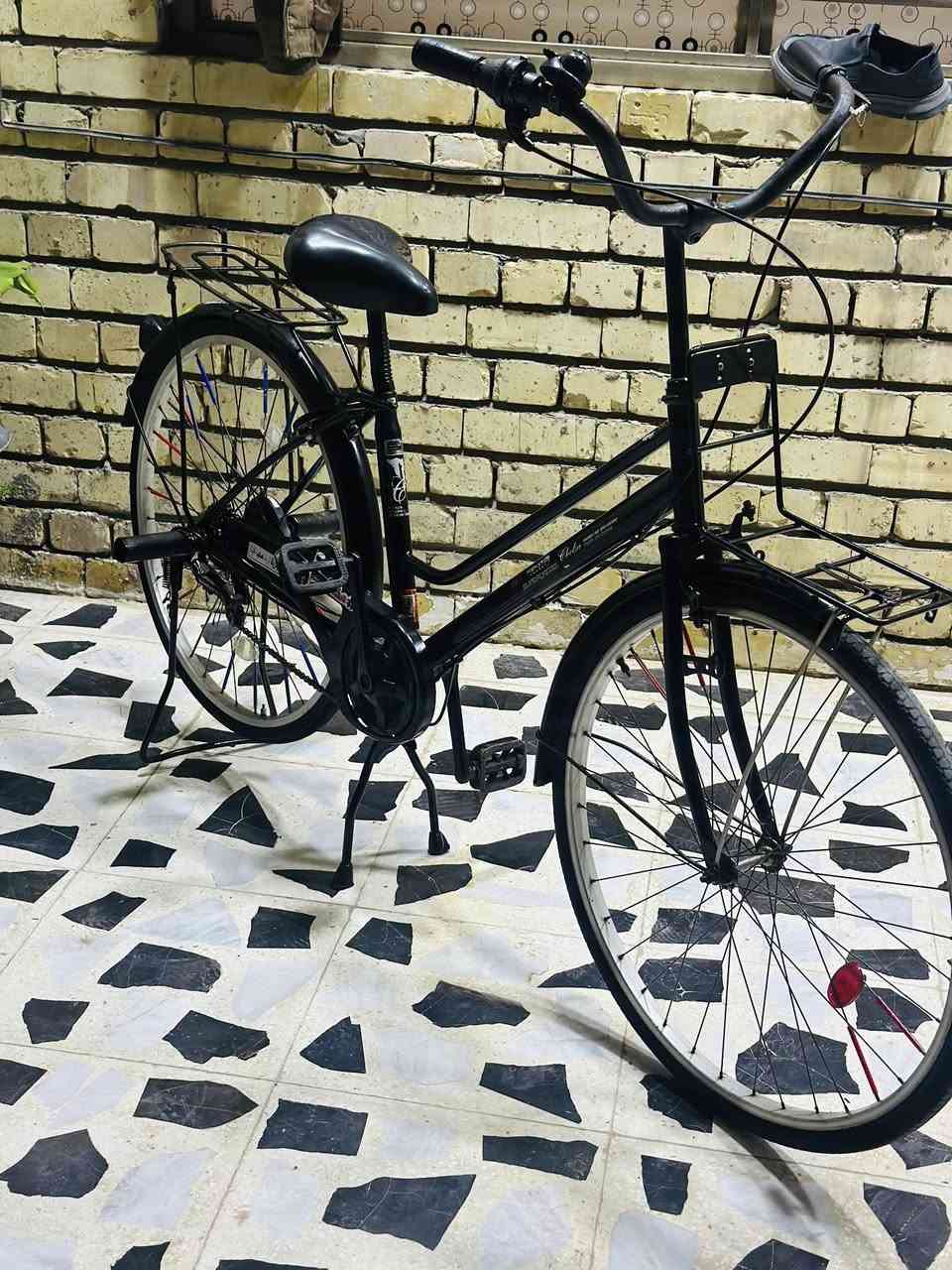 سلام عليكم شلونكم شباب شخباركم يابة بناتي للبيع حجم 26نضافة 100/90 السعر 120 بي مجال الرقم ***********مكاني بغداد حي اور
