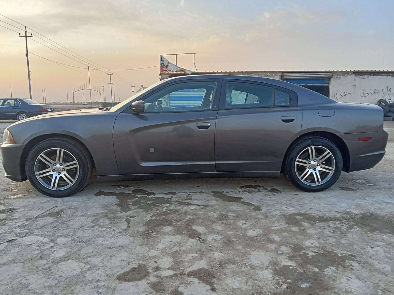 رقم بغداد دولي سنويه بإسمي وارد كندي مبدل 

بيها بنيد فقط محرك وكير واكسن كفاله 

كير عصه كشن كهربائي تدفئه تبريد شغال 

السياره ما مشتغله خط مال منتسب 

تخم تواير جدد  السعر 148 الشراي يتصل 

*********** يوجد واتساب مكلف بالنشر
