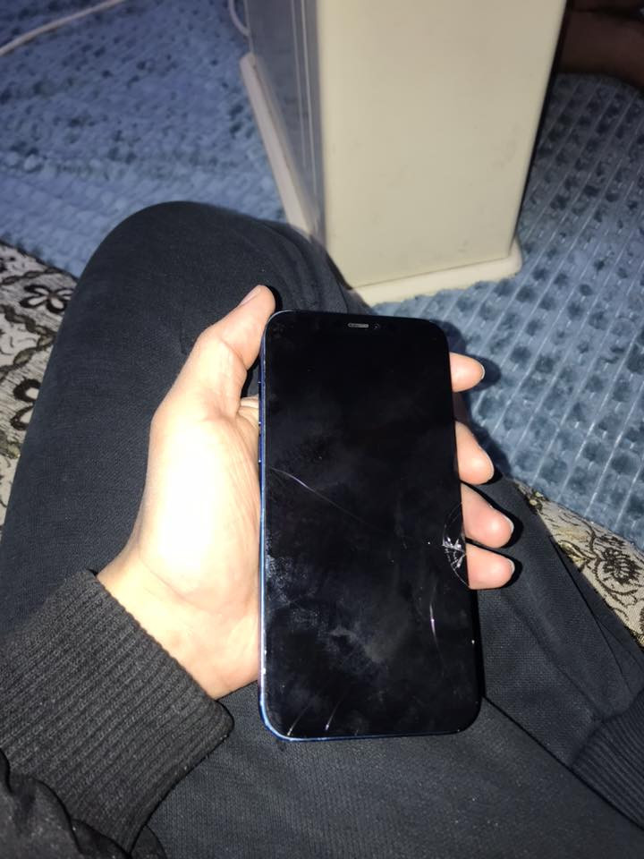 السلام عليكم ايفون12 
ذاكرة 128 
مبدل بطارية 100 فقط 
وگع مني وطفى ابيعو على وضعو 
واتساب

***********
