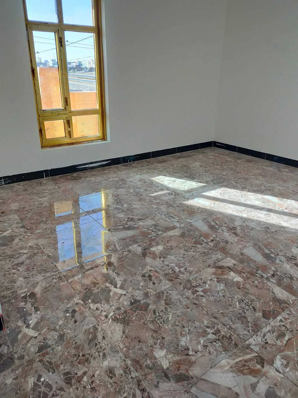 شقه اللايجار طابق ثاني شارع ١٠٠ مجاور مجمع ام عمار للجمله حي الزيتون مقابل مطعم هيوا الشقة ركن على الشارع غرفتين وصاله ومنافع للاستفسار الاتصال على الرقم ‏‪***********‬‏
