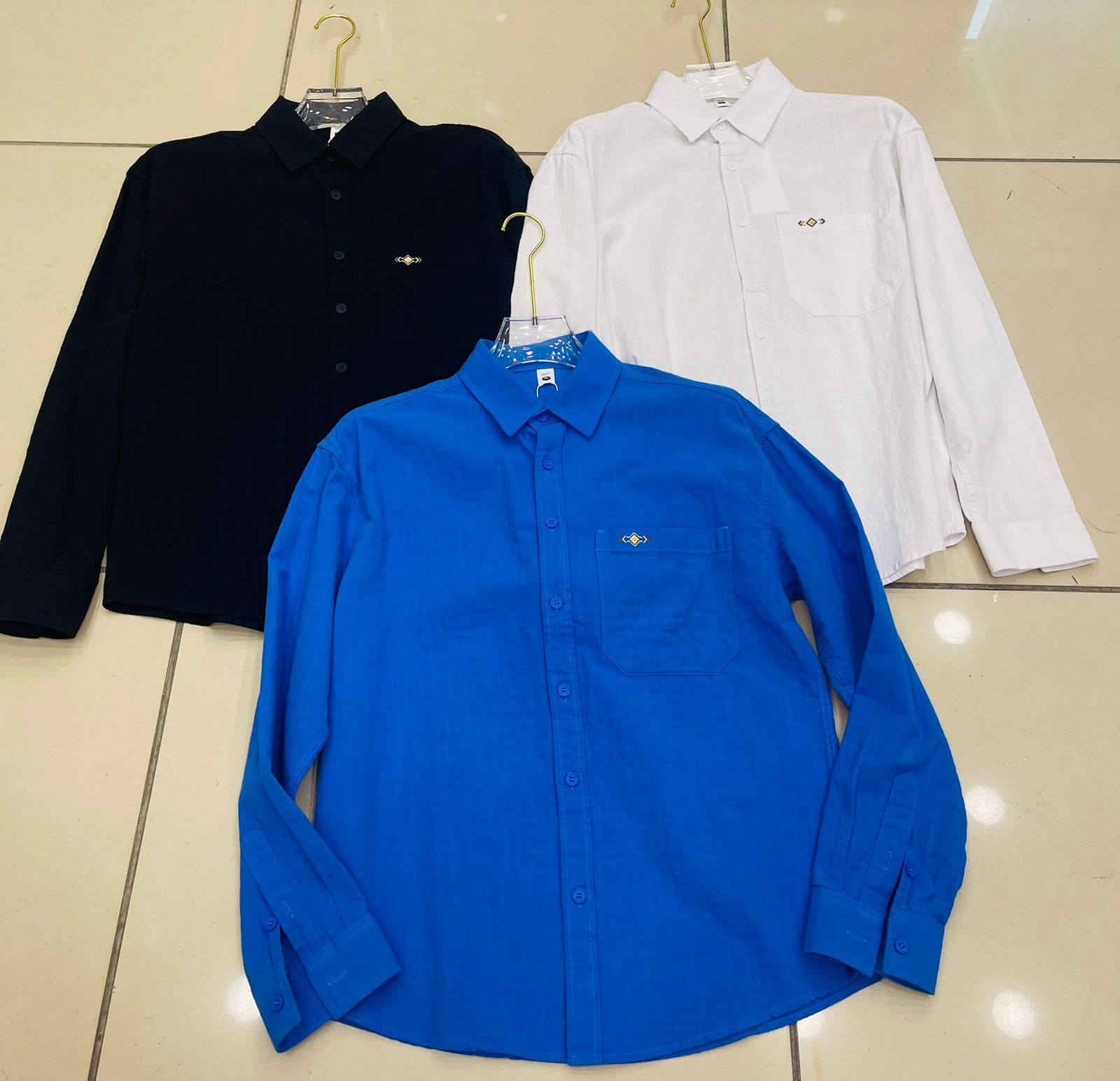 قميص رجالي خامة للن 
  قياس L-----4Xl
الشد ١٠ قطع لونين ب١١٠ الف

كل موديل بألوانه


**إذا كنت صاحب هذا الإعلان وتريد حذفه لأي سبب، رجاءا أرسل رسالة إلى الدعم الفني**
