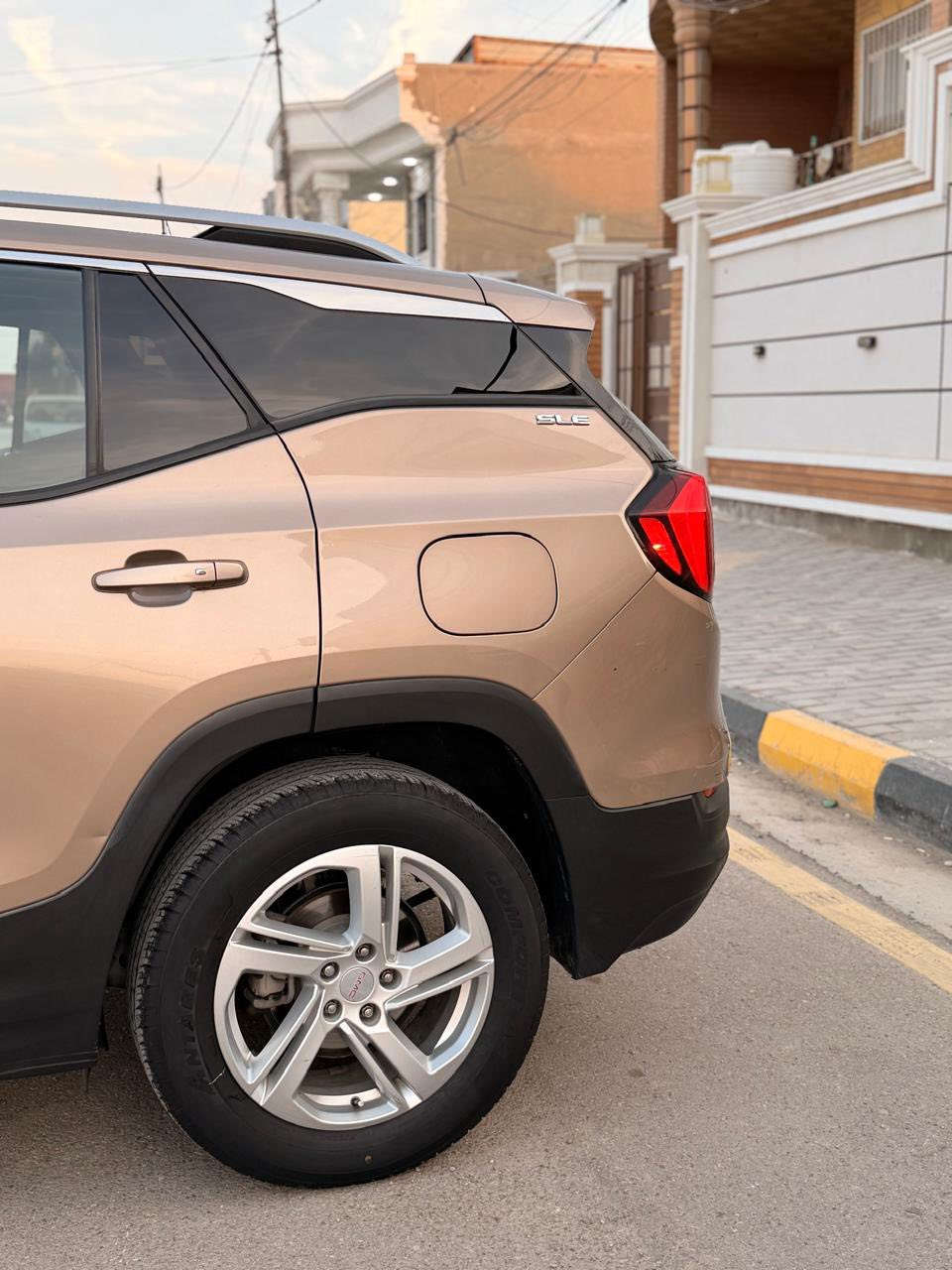 تيران 2018 بسمي واسط ومناسبة
شاشة كبيرة كامرة دوارة تحكم ستيرن كير مكفول حدادية وتبريد ثلج مكينة مكفولة تخم تاير جديد والسعر جدا مناسب.والسيارة ماشية 76 وحلوة ونظيفة و بدون دواخل 

صور الضرر بالصور أربع قطع صبع لانو اللون توحيد صعب 

السعر 127 وبيهة مجال مكاني واسط 
***********
***********
