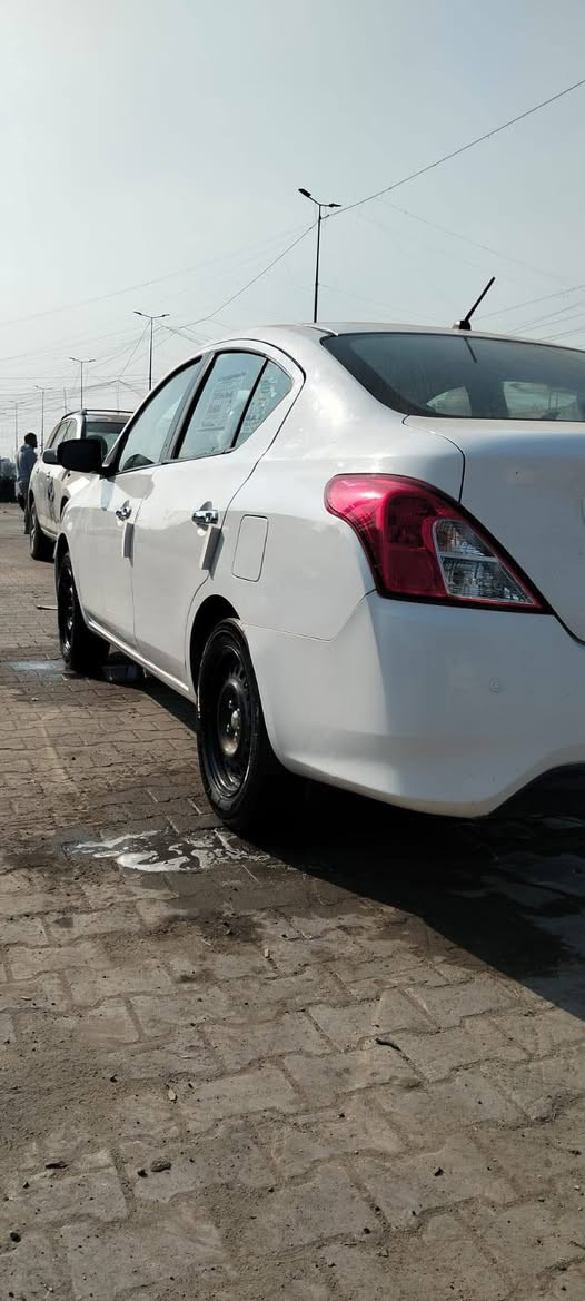 نيسان سني موديل ( ٢٥)
ماشيه ٣٠ كيلو رقم اربيل بيه كصه بلحوض او باب الخلفي مال السايق مبدل السياره زيرو
رقم اربيل مكاني بغداد تحويل او وكاله شرط
غير ذني اي شيء مابيه
السعر ( شده مية ورقه)  رقمي (***********)
وتساب عندي
