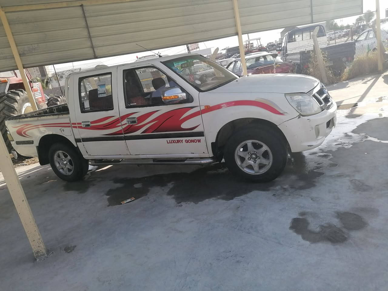 للبيع فتون موديل ٢٠١٣ رقم واسط نكليزي)
((مكفول من صبق ول حادث)) 
سياره جاهزه للخير محرك وكير وحداديه وتخم تاير
((ماذب عليه الف  جاهزه)) /// ((***********)))
