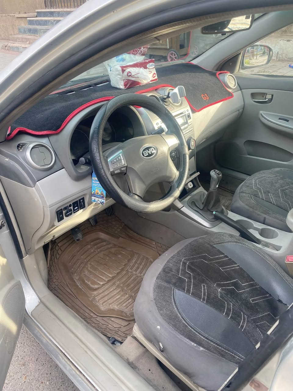 سلام عليكم سيارة بي وايد كير عادي المرغوب مكينة هوندا ١٦٠٠ سيارة كير محرك كفالة بيها باب جاملغ لايسر مبدل وبيها جراد وباقي كله بلادي صدر جديد منظومة تبريد جديد ثلج  تايرات جدد رقم دولي سيارة جاهزة فول بصمة تحكم ستيرن بنروما سعر ٥٤ وبيها مجال مكان بغداد ***********
