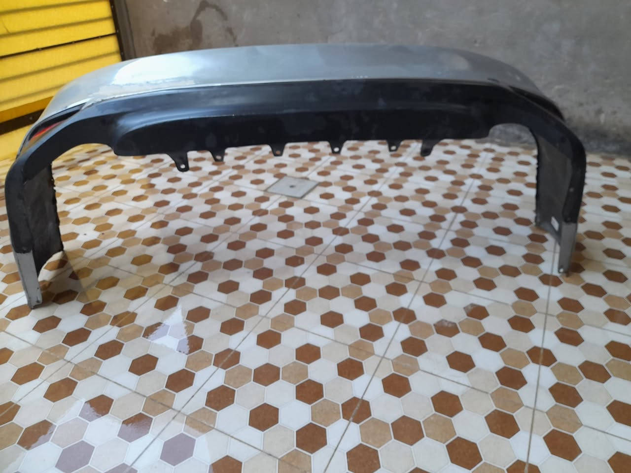 السلام عليكم.
دعاميه خلفيه كامري  ترهم من موديل  ١٨ لل ٢٥ 
بعقوبه ***********.
