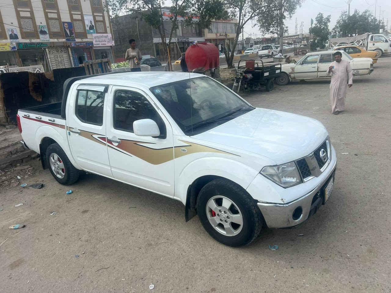 السلام عليكم نيفارا للبيع موديل 2014رقم ميسان سنوية جديدة 28رقم انكليزي تحويل مباشر محرك بيه تنقيص قليل تخم تاير حداديه جديد السيارة كفاله عامه 
السعر 105وبيها مجال 
هاذه رقم صاحب السيارة 
***********
