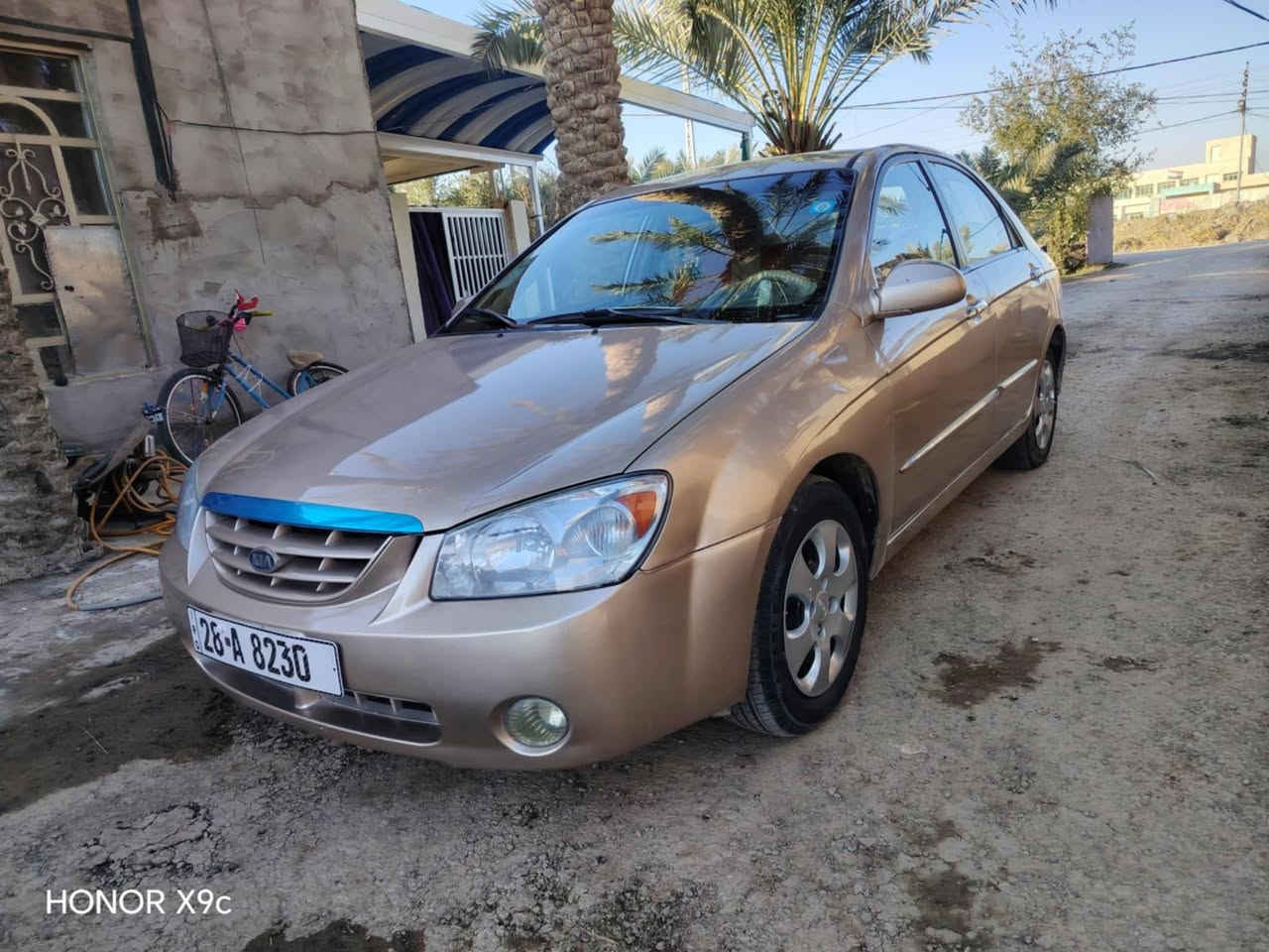 السلام عليكم سيراتو للبيع موديل 2004خليجي محرك 200كير جديد تبريد ثلج تخم تاير حداديه  رقم نجف دولي بسمي كفاله عامه صبغ عام درجه اولى اثر جراد السعر 72وبيه مجال العنوان كوفه عباسيه للاتصال ***********
