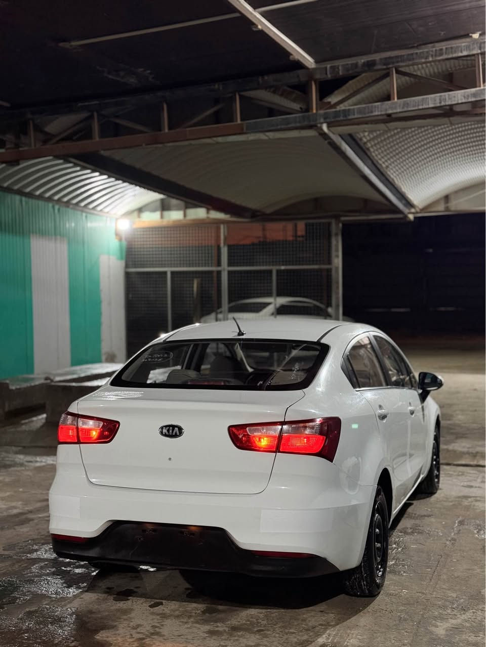 السلام عليكم للبيع كيا ريو موديل ٢٠١٧ وارد خليجي رقم اربيل مداور شوكت ماتريد مكينه ١٦٠٠ مكينه وكير وحداديه وتبريد وتتفىه وتخم تاير كله جديد سياره نضيفه وجاهزه واحله من الصور بيها قبق جنطه مبدل اصلي نفس الون ومكانين بارد والباقي كفاله مكاني نجف سعر ٨٨ ورقه بيعا مجال حك جيتك *********** النجف, العراق
