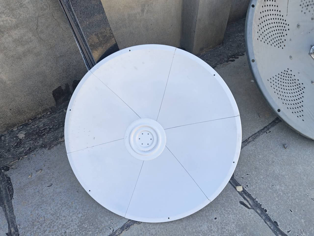 للبيع دشات متنوعه باسعار مناسبة
انتي نويز 26 عدد 2
هايبر لنك 32 عدد 1
دش 31 دي بي جديد مال green عدد 1
912 عدد 4 قطع 
للتواصل ***********
