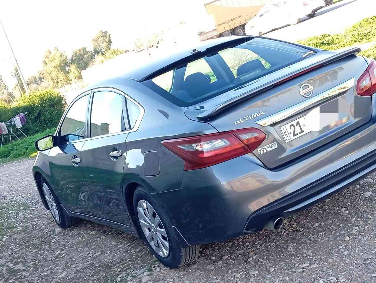 السلام عليكم اخوان 
التما موديل ١٨ S سيارة حلوه ومرتبه  وارد امريكي ضررها جاملغ وبنيد  مبدلات  بدون الغود ولا شواصي كهربائيات  كير مكينه  كلها بشرط  والسونار موجود تدفئة تبريد كلهن شغالات السيارة شرط التحويل 
السيارة تخم تاير جاهزة كاملة متصرف عليها فلس
السعر. ١٢٢. وبيها مجال للطيبين 
اتصال ***********
