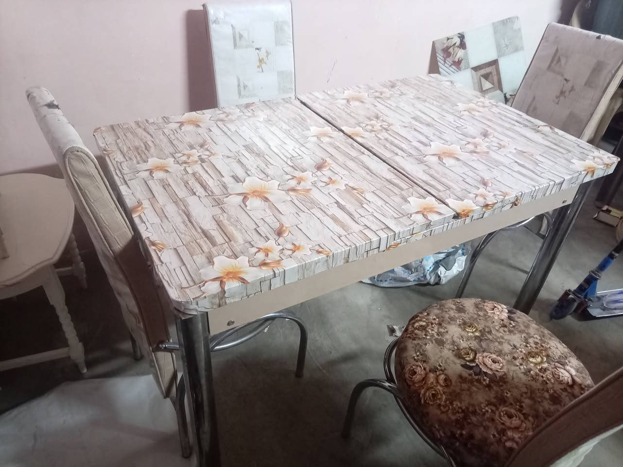ميز الطعام ديوان ٧ امتارشراي يجي خاص او اتصال على الرقم ***********
