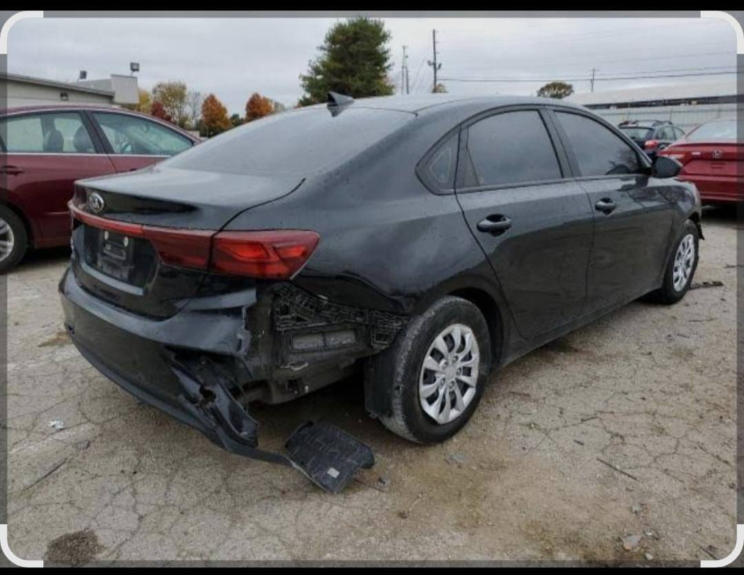 سلام عليكم فورتي 2021
حادثة اموضح بالمنشور 
بدون ايرباك 
ماشيه 97422
تخم تاير
منضومة غاز
سيارة خير من الله
مصفره هيئة 
وبالخير عالياخذها 
السعر 147
بغداد غزالية ***********
