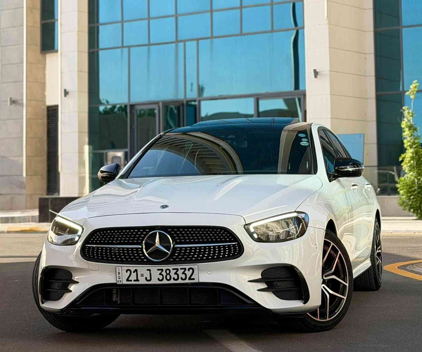 ‏Mercedes Benz E350 AMG 2021
فول موصفات 
1. فتحه سقف 
2. استيران كهرباء 
3.كأمره خلفيه 
4. شاشه جبيره S 
5. كيج إلكتروني متغير 
6. داخل اسود 
7. كشنات تدفئه  
8. رادارات امامي خلفي جوانب 
9. حساسات 360 درجه 
10. سستم سماعات 
11. شاحنه لاسلكي 
12. اتو بارك + اتو هولد
13. كشنات كهرباء + خزن ميموري 
14. صفر مسج 
15. لد داخلي 64 لون
16. ويل 19 AMG
17. رقم شمالي  باسمي تحويل مباشر 
18. موقع السياره بغداد السيديه 
حادث فقط دعاميه بدون دواخل اخت الكلين 
ماشيه 37الف 
السعر 330 ورقه 
الاستفسار  *********** بغداد, العراق
