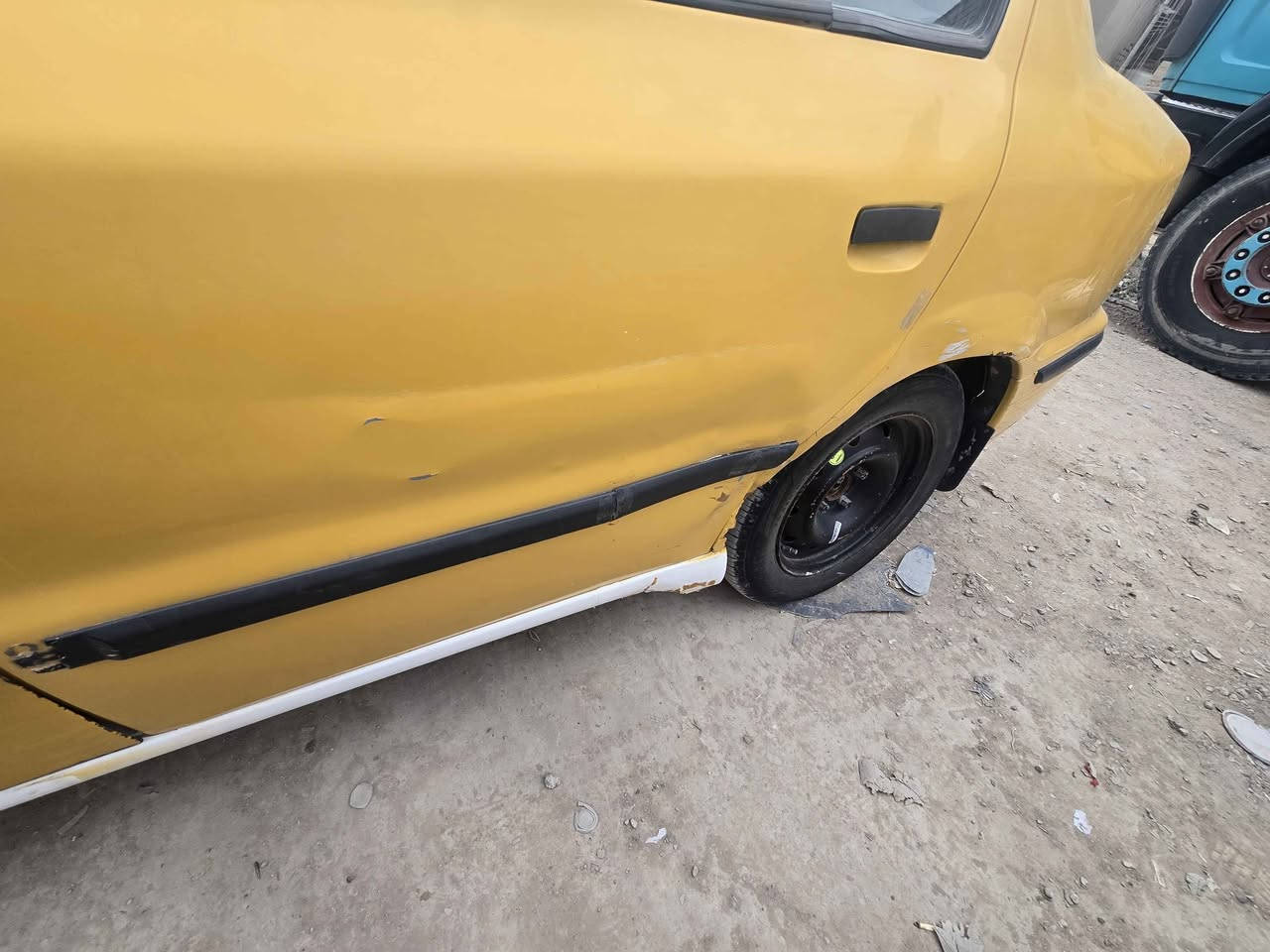 السلام عليكم 
سمند 11ناطق  بغداد رقم دولي باسمي. تحويل مباشر 
جاملغ امامي جهه السايق مبدل.  وضربه خفيفه  نهايه. الباب الخلفي  مكينه كير مكفول
حداديه ٧٥%     
   مكاني حله 
 قرب بوابه حله  كربلاء. قرب  المرور 
للاستفسار. اكثر الاتصال على 
***********
مكلف بالنشر
السعر ٢٨. وبيه مجال الهندية, كربلاء
