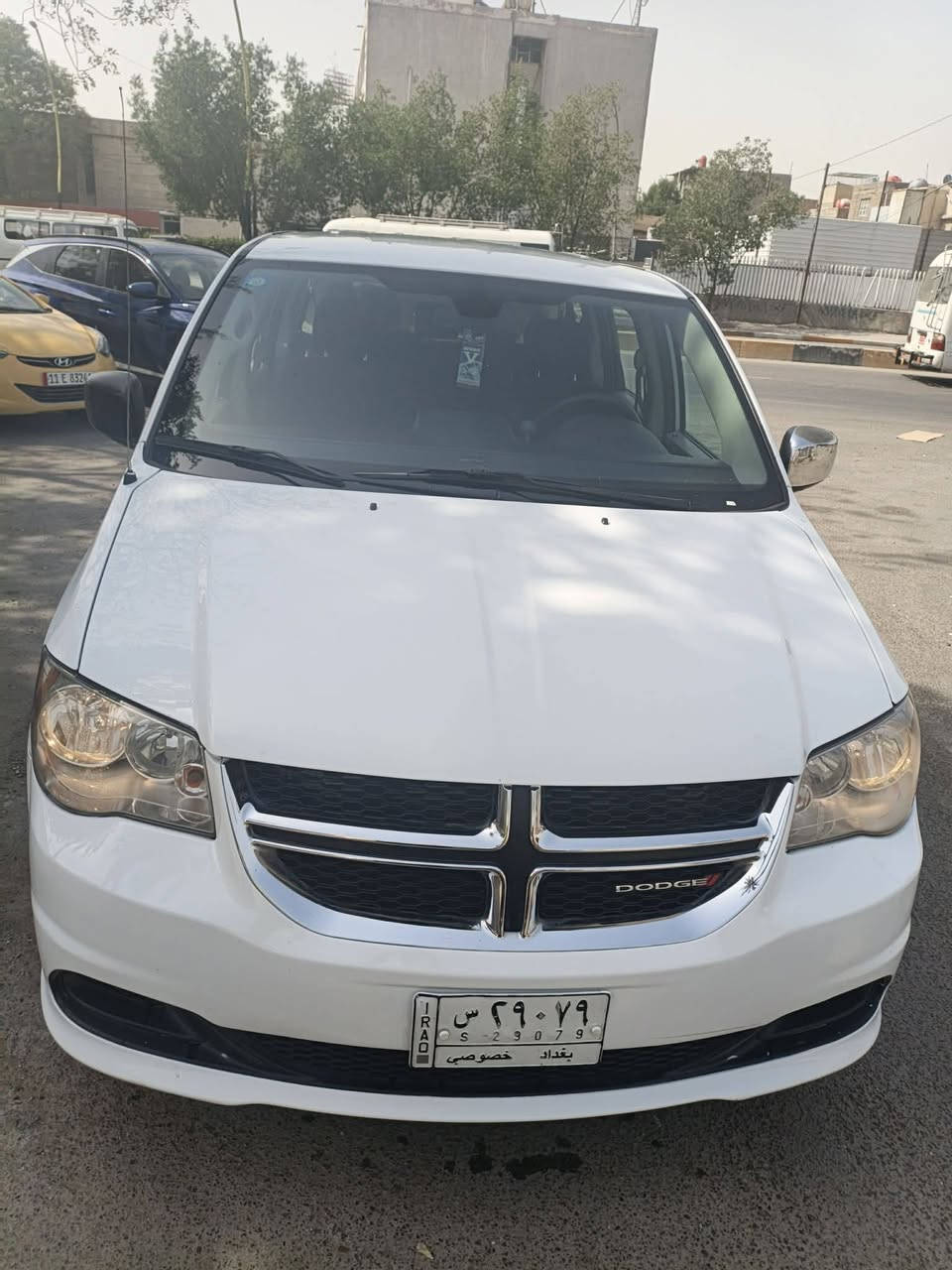 دوج كرفان موديل 19 تحكم استرين جهتين
كامره 
ماشيه 74 مايل 
كشنات منفصل 
السياره بيه رواجز 
رقم بغداد باسمي
العنوان بغداد
***********
السعر مناسب
