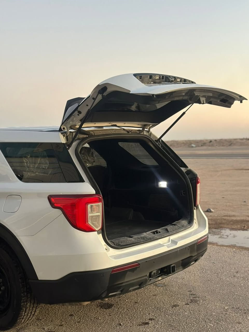 بيع 🚨🔥Ford Explorer Hybrid 2021موديل 2021 هايبرد بوليسي — سيارة نظيفة ومميزة جدًا
✅ وارد أمريكي
✅ العداد 59 ألف كيلو فقط
✅ اقتصادية بالبنزين بشكل ممتاز
✅ مكينة وكير بحالة ممتاز كفاله
✅ تبريد ثلج وثبات عالي بالطريق
✅ السيارة استخدام شخصي ومرتبة كلش

📌 الضربة كانت بنيد وجاملغ فقط والباقي كفالة والحمدلله السيارة نظيفة جدًا

✔ ما تحتاج أي مصروف
✔ جاهزة للاستخدام والسفر

السيارة مو مال دلالين ولا تعبانة، واللي يجي يشوف يعرف قيمتها 🌹

📍الموقع: البصرة📞 ***********

السعر 185

والله يبارك لصاحب النصيب
